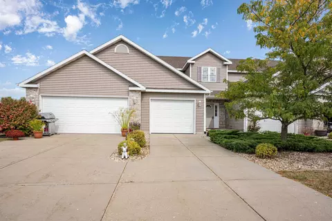 207 Douglas Dr, Brooklyn, WI 53521