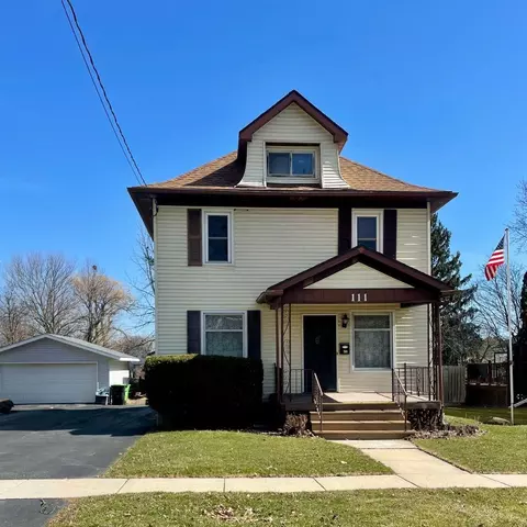 111 Pleasant St, Beaver Dam, WI 53916