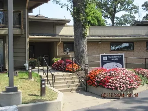 2400 E Geneva St #1317, Delavan, WI 53115