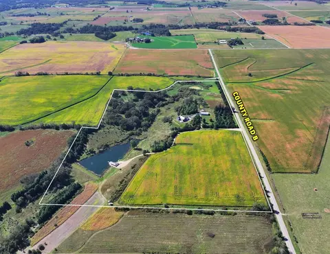 2841 County Road B, Mineral Point, WI 53565