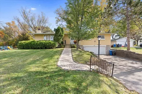 2380 Blue Grass Ln, Fitchburg, WI 53711