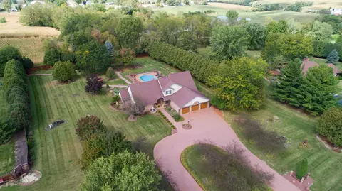 6723 8th Ave, Platteville, WI 53818