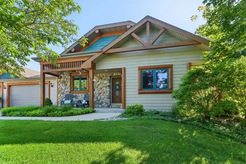 108 Waverly Dr, Cambridge, WI 53523