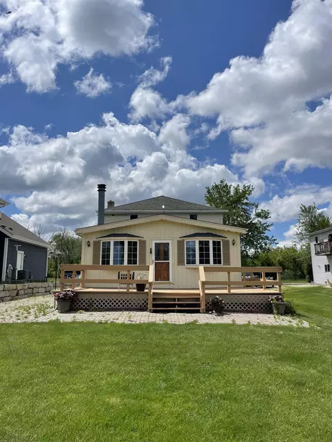 24510 Sandy Point Dr, Waterford, WI 53185