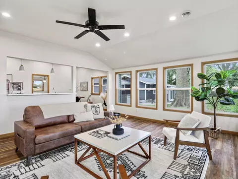 w9573 Stone Ledge Road, Beaver Dam, WI 53916