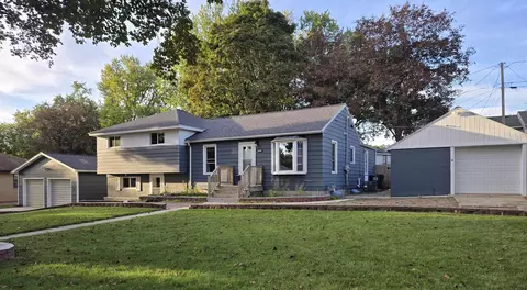 1005 W Franklin St, Portage, WI 53901