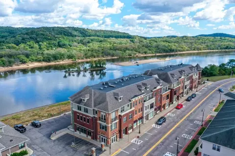 440 Water St #214, Prairie Du Sac, WI 53578