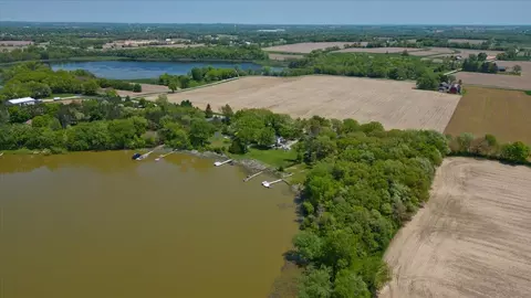 2 Ac Bass Lake Ct, Stoughton, WI 53589