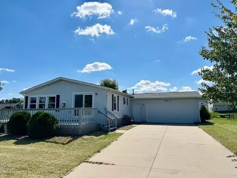 441 Red Spruce Ave, Baraboo, WI 53913