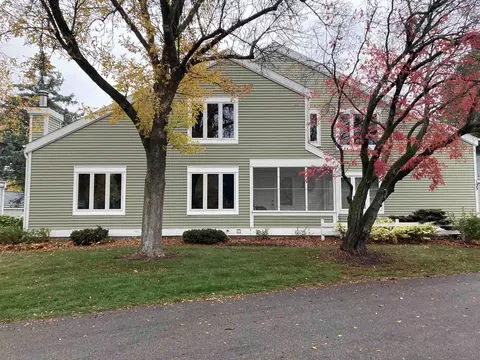 125 Pine Ridge Trl, Madison, WI 53717