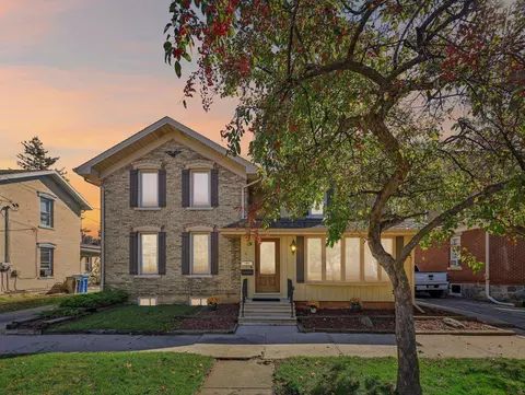 411 N 5th St, Watertown, WI 53094
