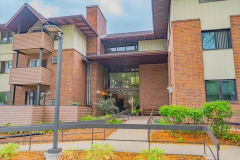 10 Maple Wood Ln #6, Madison, WI 53704