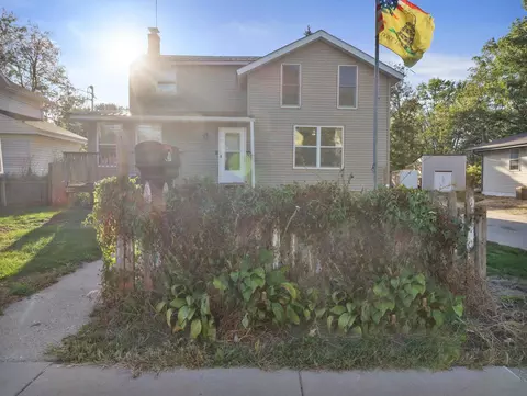419 N Pearl St, Janesville, WI 53548