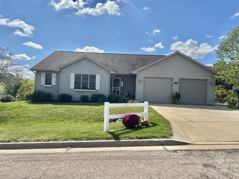 342 Diamond Oaks Dr, Dodgeville, WI 53533