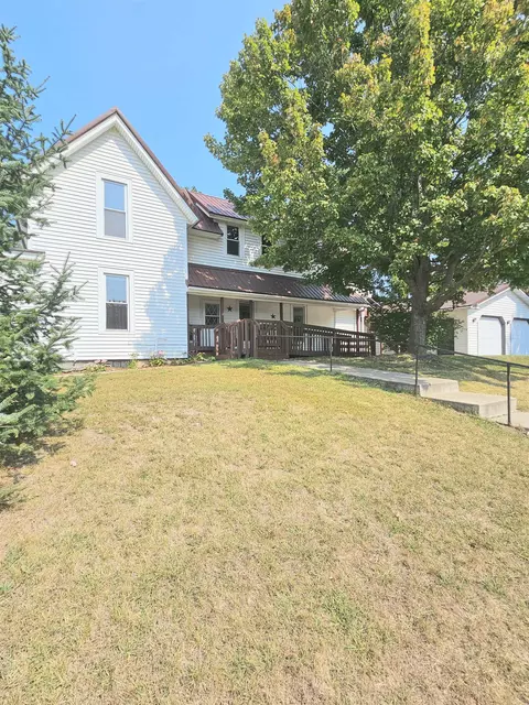 485 S James St, Richland Center, WI 53581