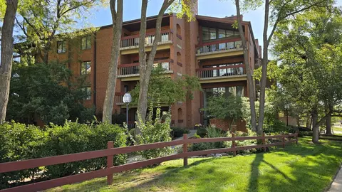 601 N Segoe Rd #204, Madison, WI 53705