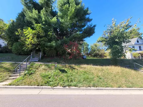 309 313 Academy St, Elroy, WI 53929