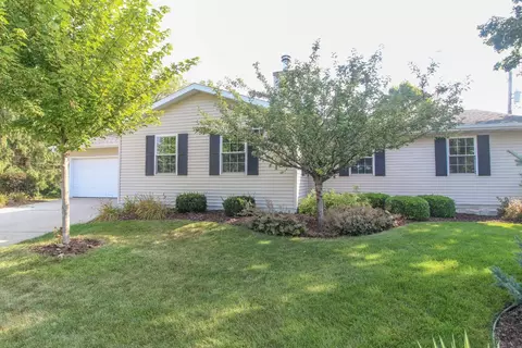 1306 James Ct, Jefferson, WI 53549