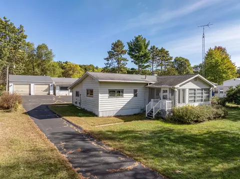 136 Fox Ave, Oxford, WI 53952