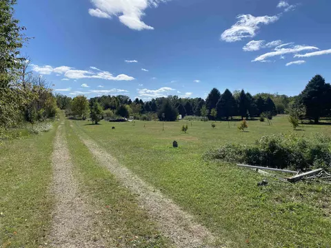 11914 E Creek Rd, Darien, WI 53114