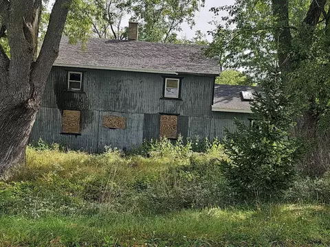 309 W Elroy St, Elroy, WI 53929
