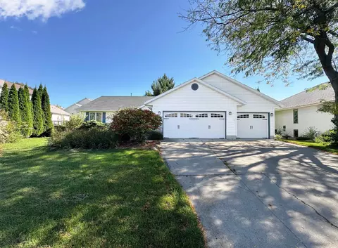 911 Katherine Dr, Sun Prairie, WI 53590