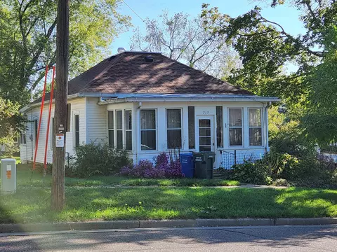 713 Lake St, Baraboo, WI 53913