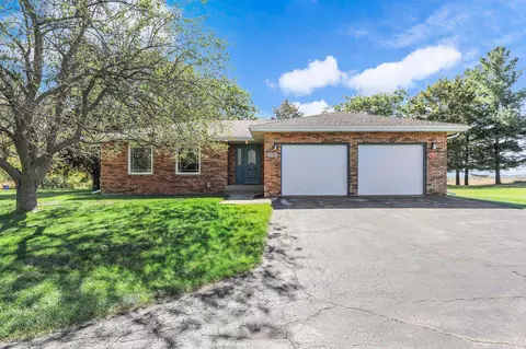 4877 Hahn Rd, Deforest, WI 53532