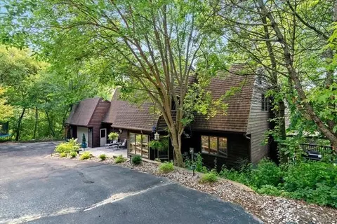 n1585 Skyline Boulevard, La Crosse, WI 54601