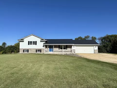 4401 E Palakwia Dr, Janesville, WI 53546