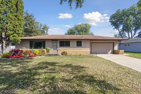 211 Mohawk Rd, Janesville, WI 53545