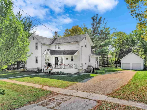 128 E Washington St, Lake Mills, WI 53551