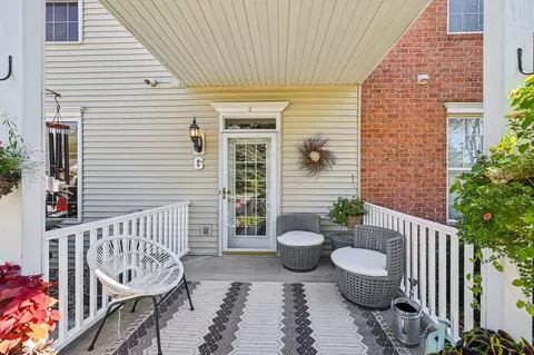 100 W Garfield St #G, Mount Horeb, WI 53572