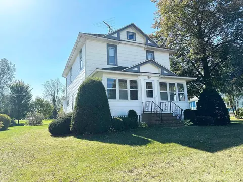 120 E Winnebago St, Friesland, WI 53935