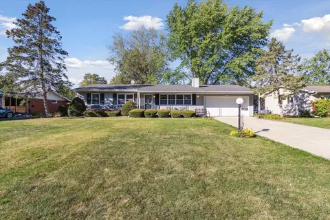 721 E Columbine Dr, Beloit, WI 53511