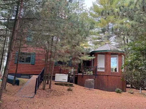 10473 Leisure Dr, Hazelhurst, WI 54531