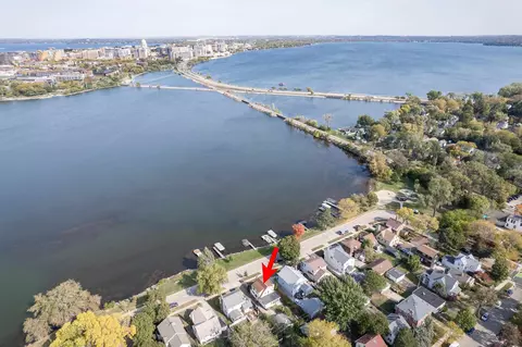 525 S Shore Dr, Madison, WI 53715