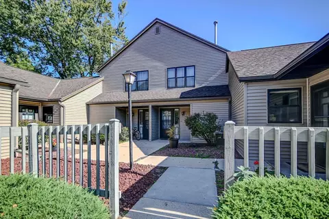 500 E Main St #10, Sun Prairie, WI 53590