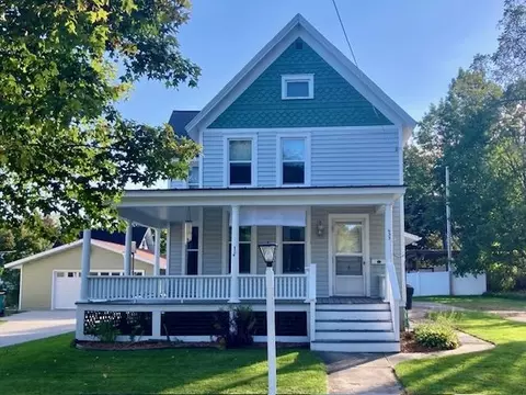 633 Woodside Ave, Ripon, WI 54971