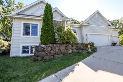 5785 Dawley Dr, Fitchburg, WI 53711