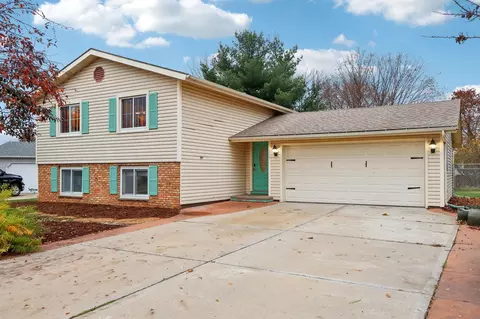 1509 Dorothy Ct, Sauk City, WI 53583