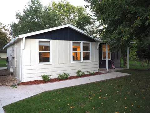 315 Bridge St, Mazomanie, WI 53560