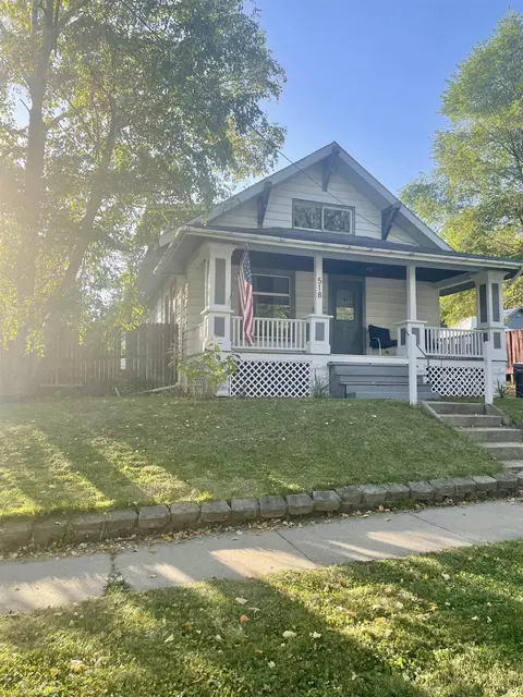 518 S Locust St, Janesville, WI 53548