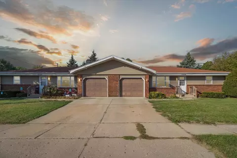 2304-2306 Laurel Ave, Janesville, WI 53548
