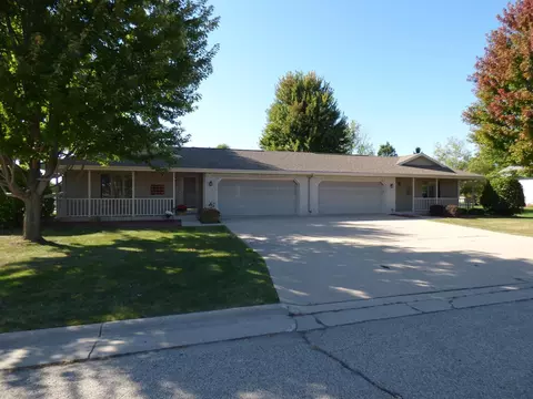 3905 Galaxy Dr, Janesville, WI 53546