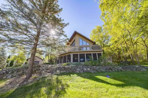 13 Lindahl Ln, Edgerton, WI 53534