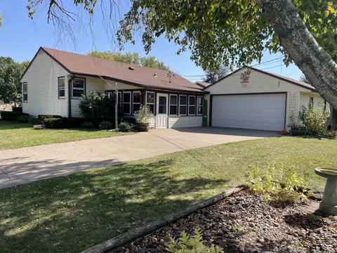 601 S Buchanan St, Prairie Du Chien, WI 53821