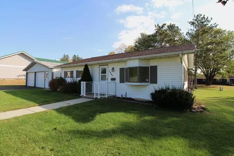 1506 Academy St, Elroy, WI 53929