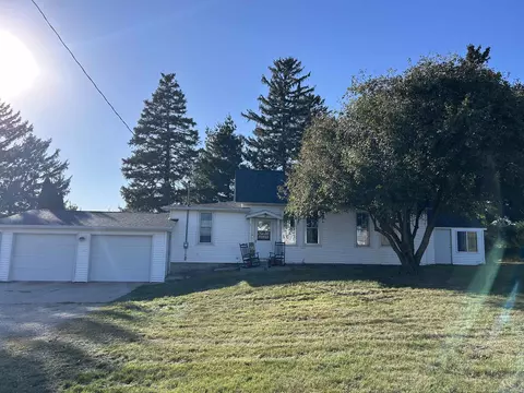 9713 County Rd E, Darlington, WI 53530