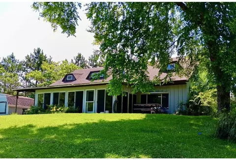 w670 Riverview Drive, Fall River, WI 53932
